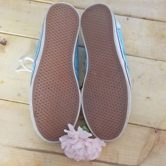 Van's Water Print Design Size 7 Shoe - Picture 7 of 7